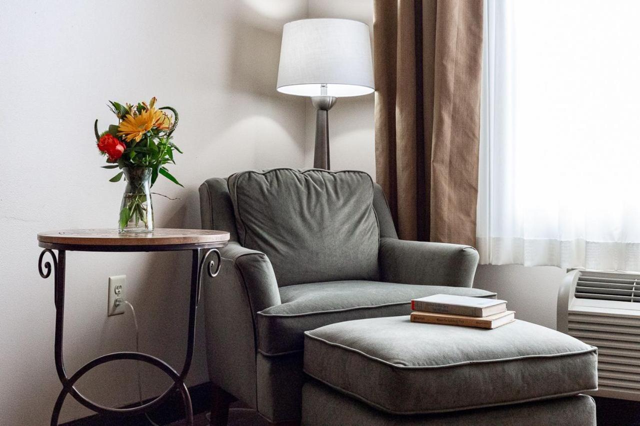 Jefferson Street Inn, A Member Of Radisson Individuals Wausau Bagian luar foto