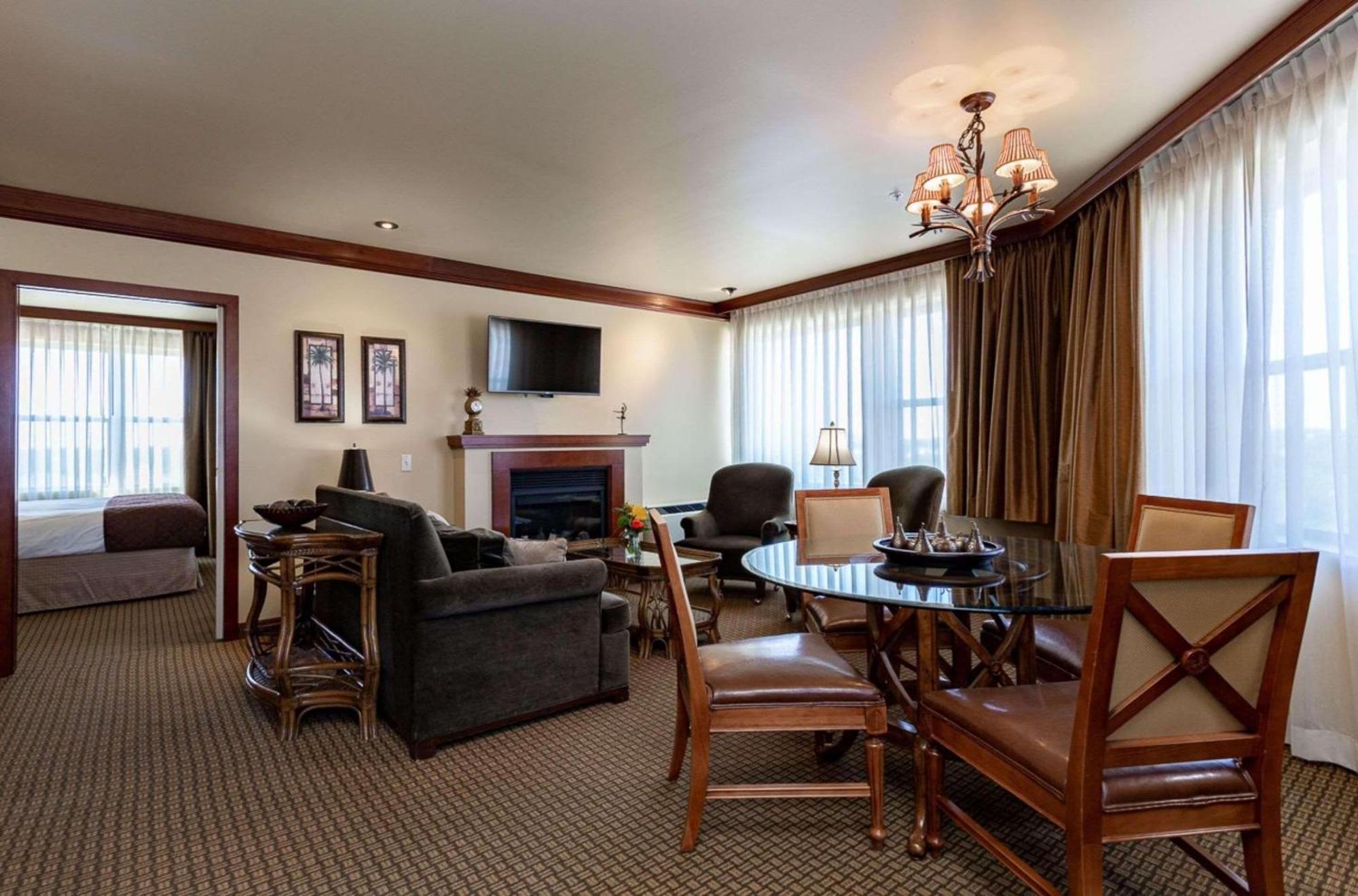 Jefferson Street Inn, A Member Of Radisson Individuals Wausau Bagian luar foto